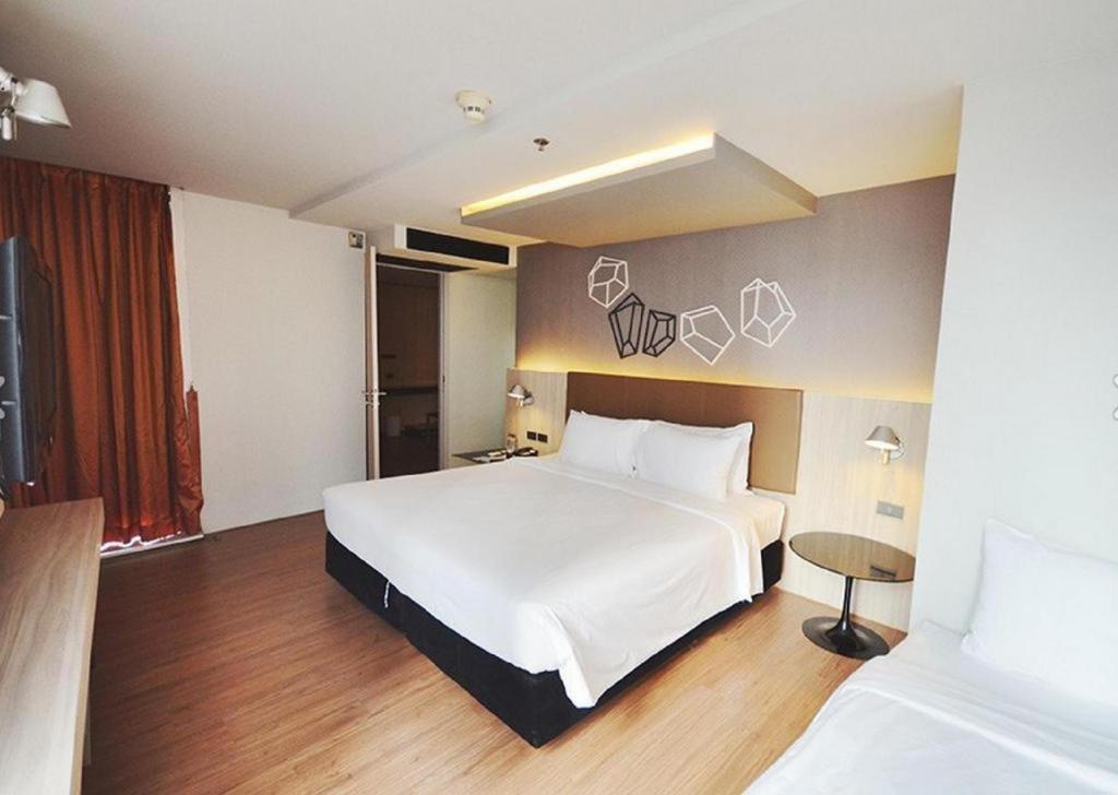 The Heritage Silom Hotel Banguecoque Exterior foto